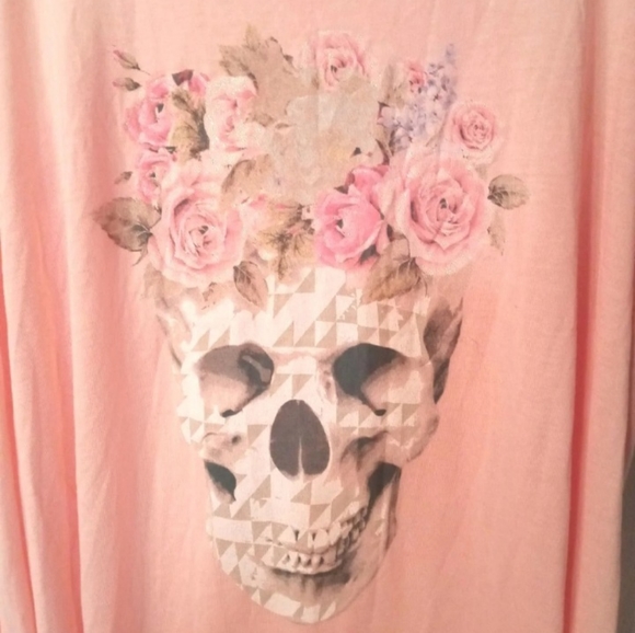Peach tank top with skull and flowers - Picture 2 of 5